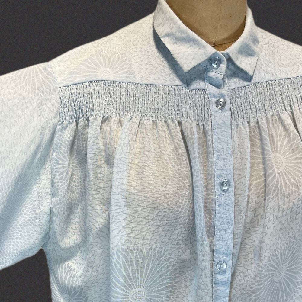 VINTAGE 80s pastel‎ powder blue lightweight blouse button down smocked floral